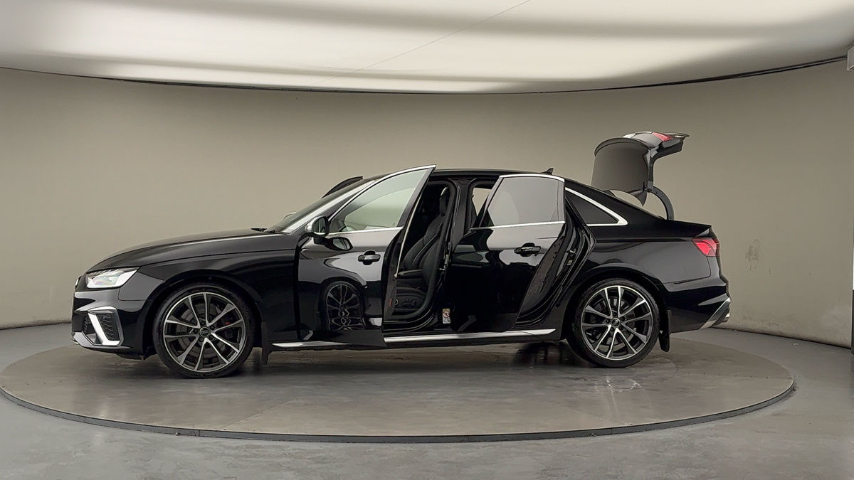 More views of Audi S4