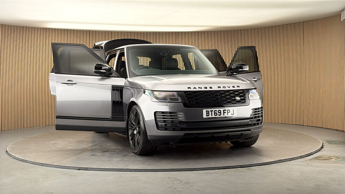 More views of Land Rover Range Rover