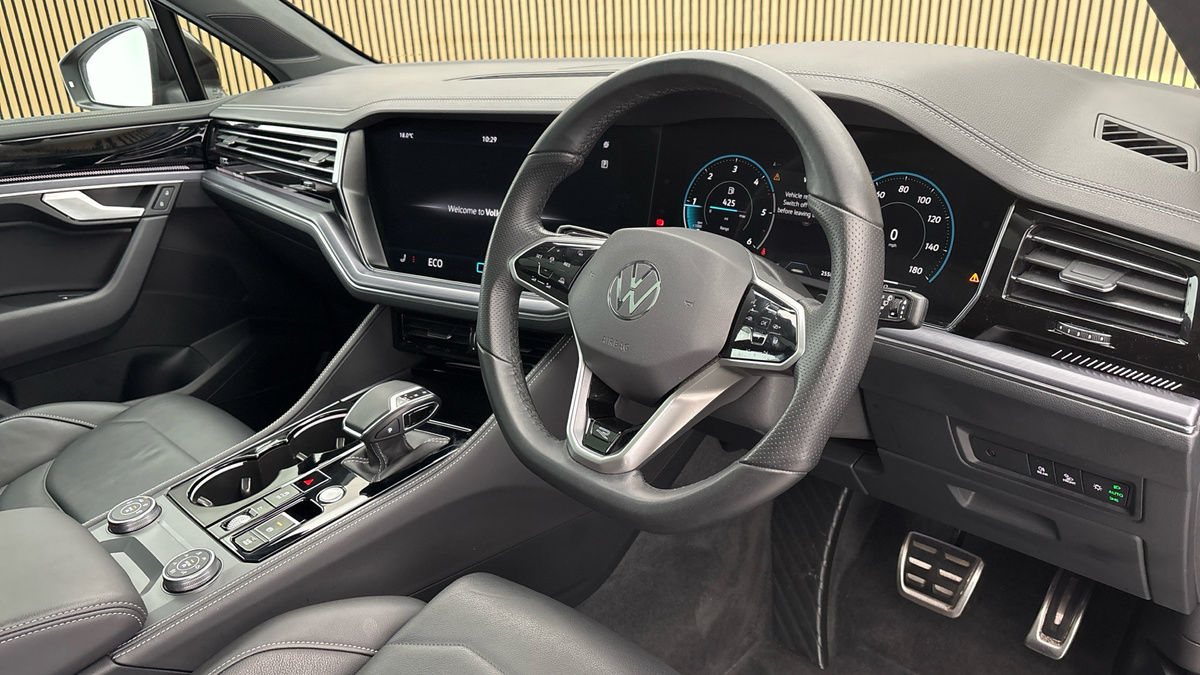 Volkswagen Touareg Image 5