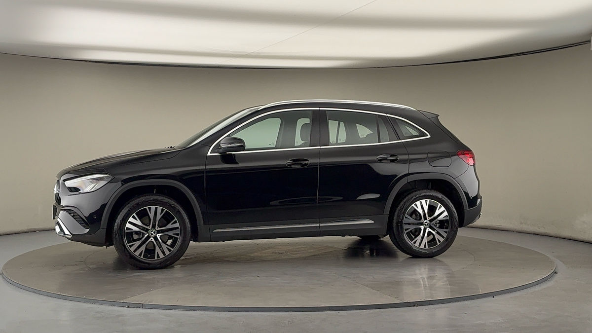 More views of Mercedes-Benz GLA