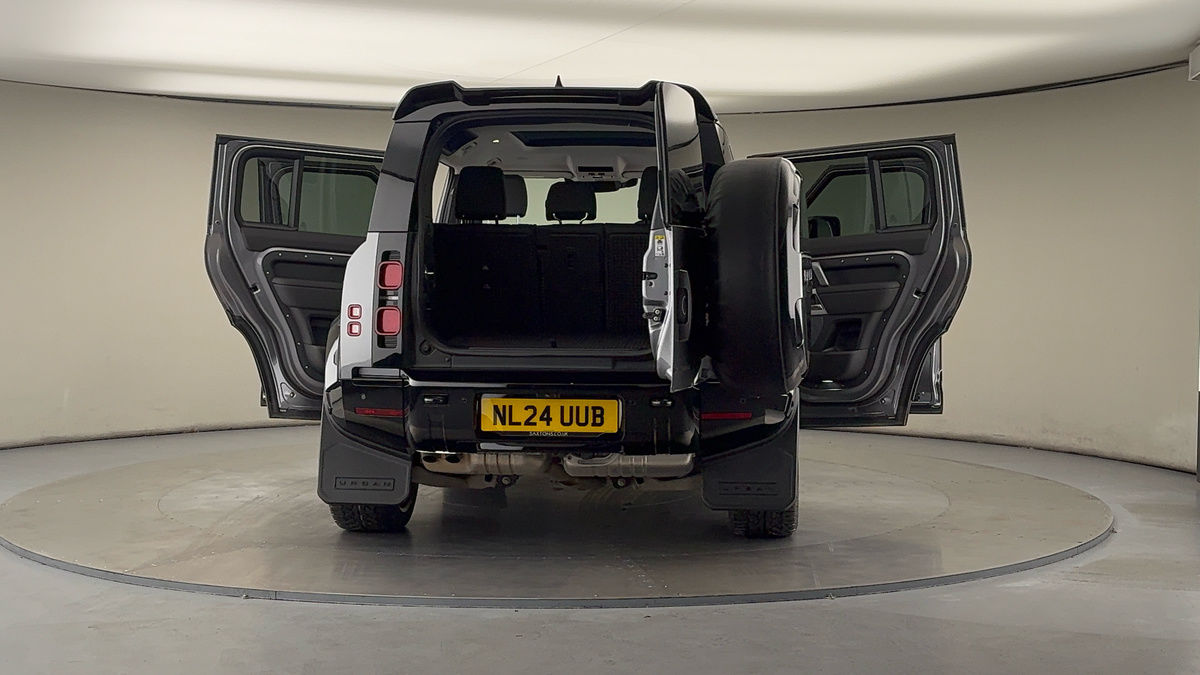 More views of Land Rover Defender 110