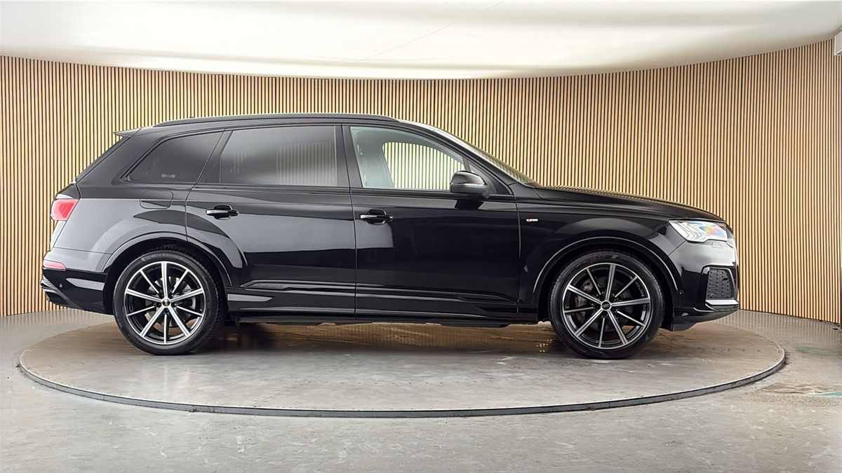 More views of Audi Q7