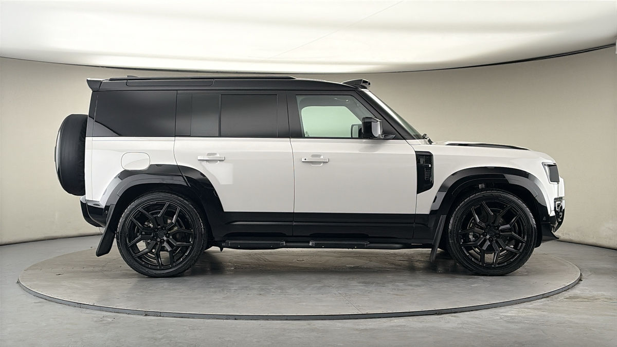 Land Rover Defender 110 Urban Image 16