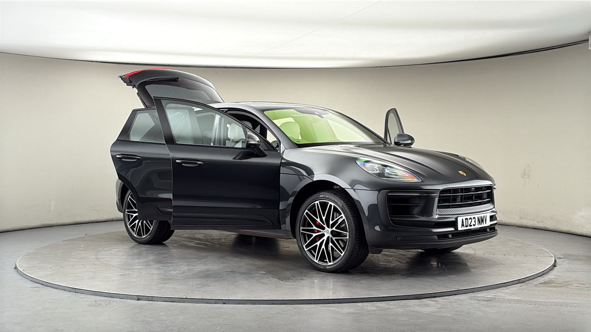 More views of Porsche Macan