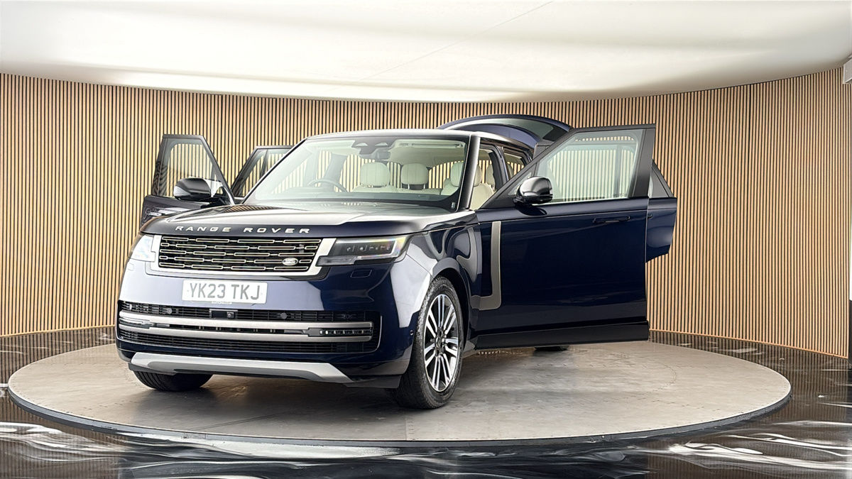 More views of Land Rover Range Rover