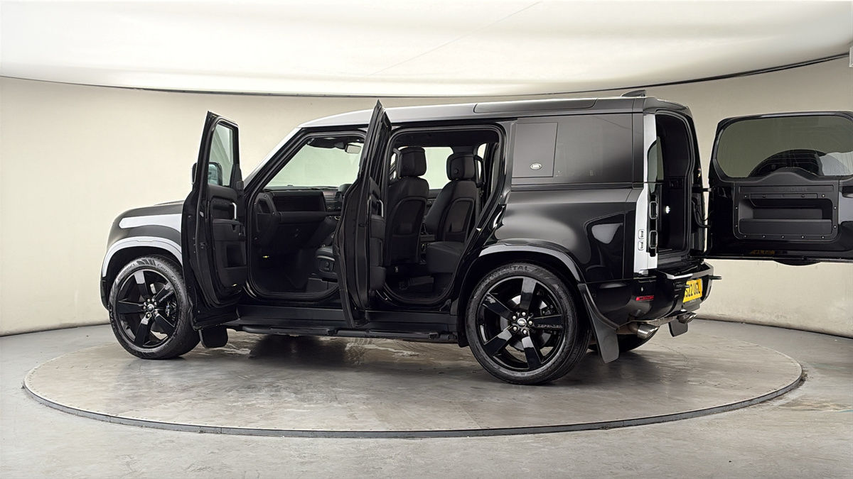 More views of Land Rover Defender 110