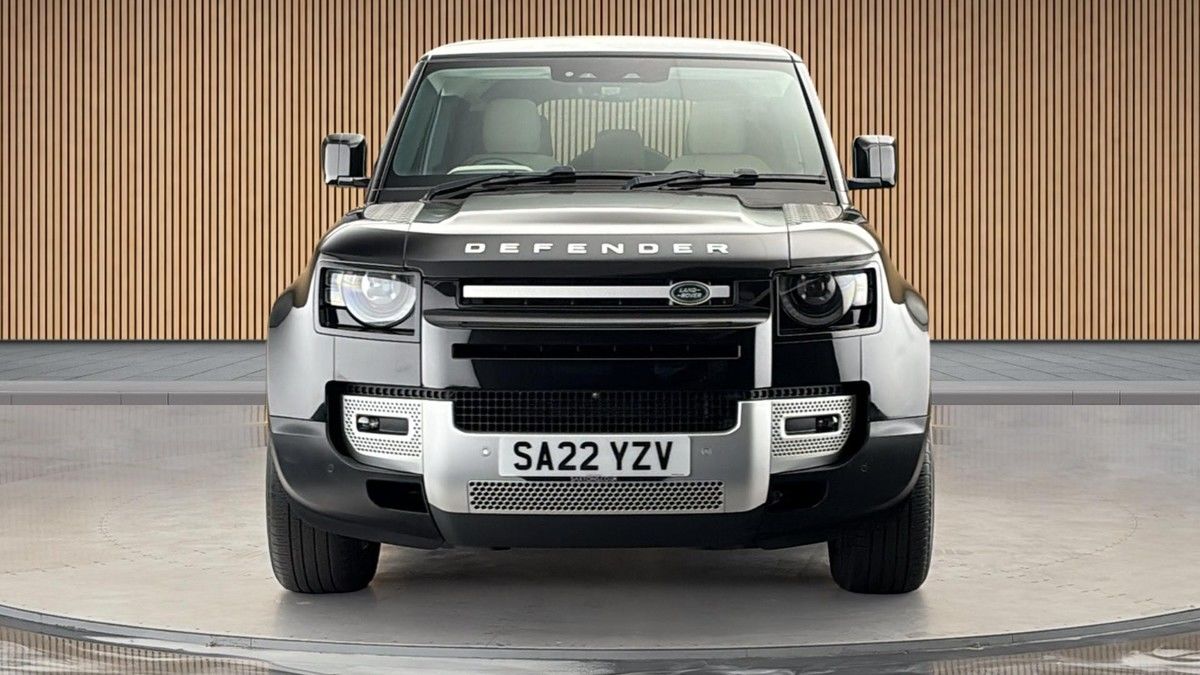 Land Rover Defender 110 Image 3