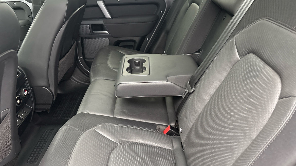 Land Rover Defender 110 Urban Image 9