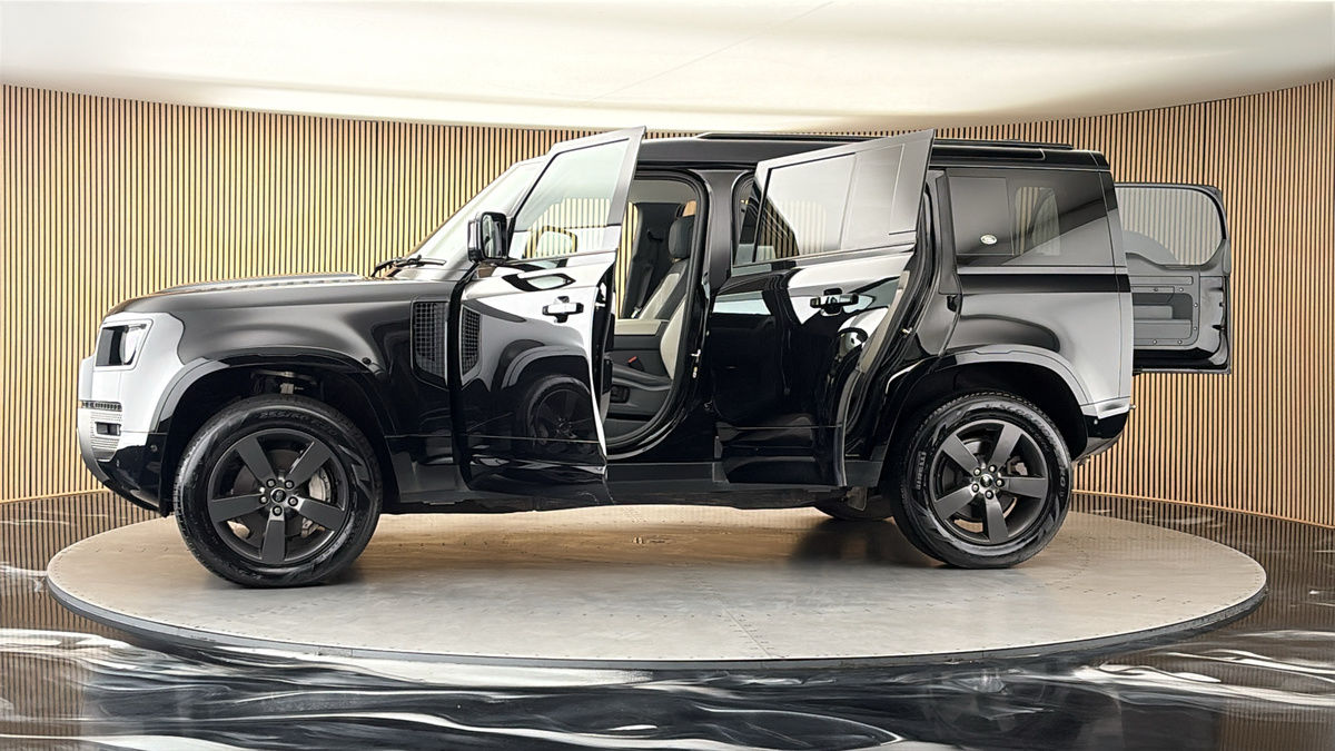 More views of Land Rover Defender 110