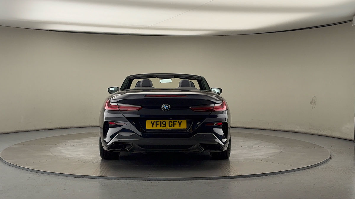 BMW 8 Series Image 4