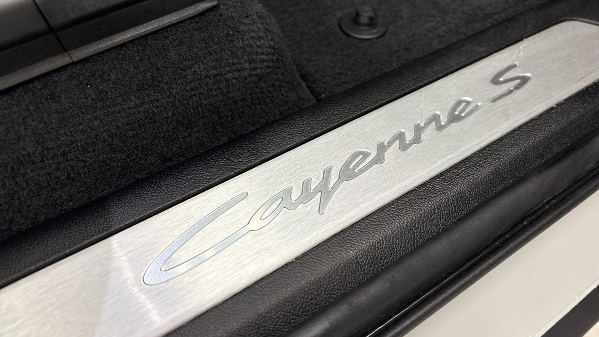 More views of Porsche Cayenne