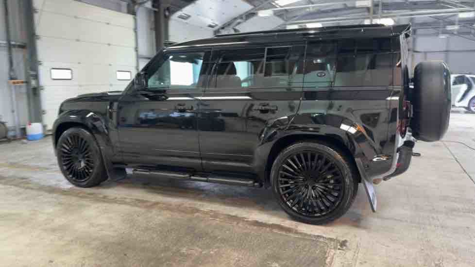 More views of Land Rover Defender 110