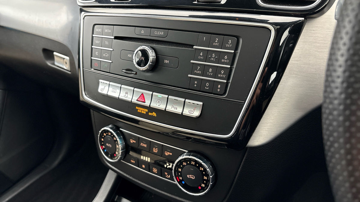 Mercedes-Benz GLE Image 28