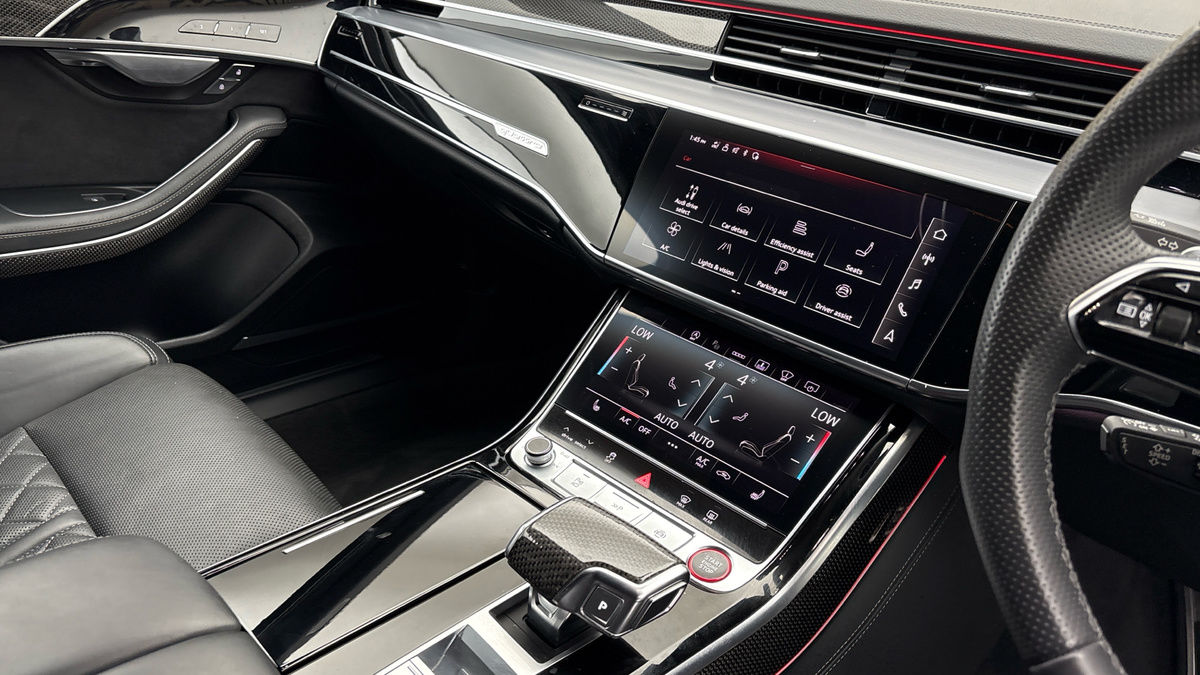 Audi S8 Image 18