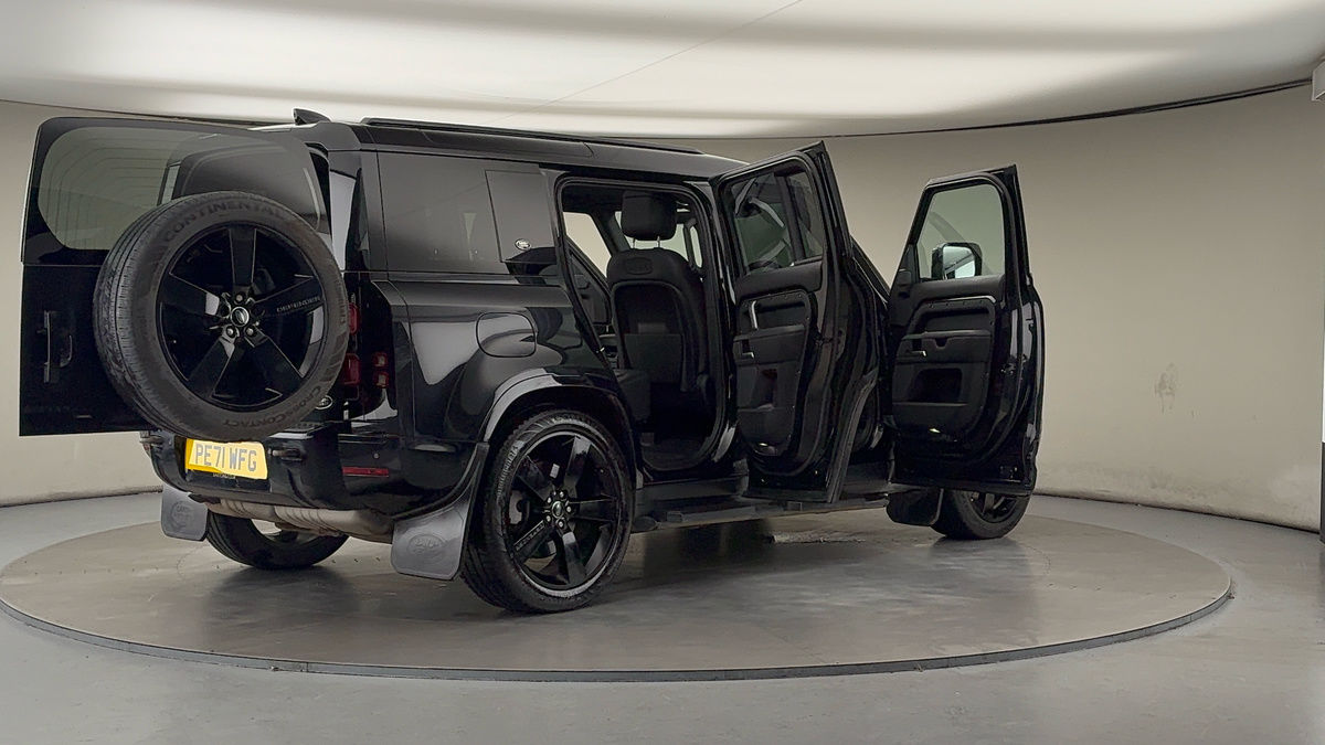 More views of Land Rover Defender 110