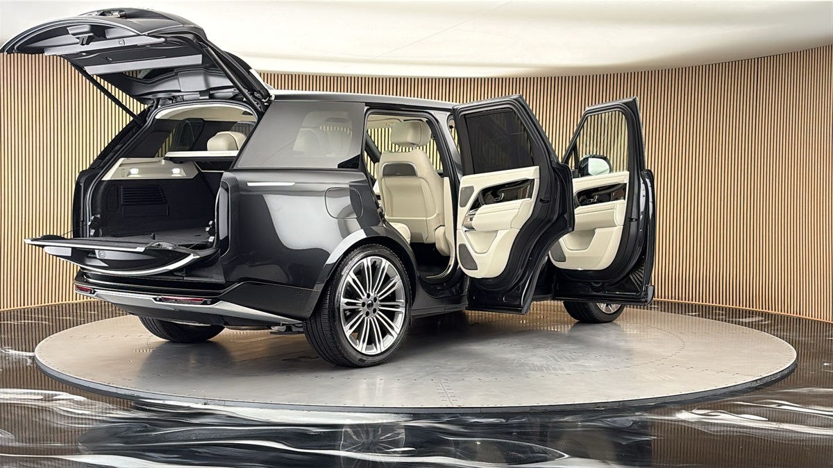 More views of Land Rover Range Rover