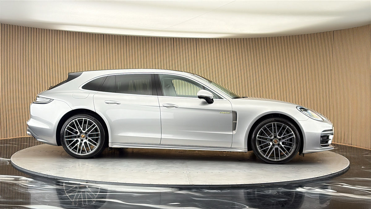 More views of Porsche Panamera