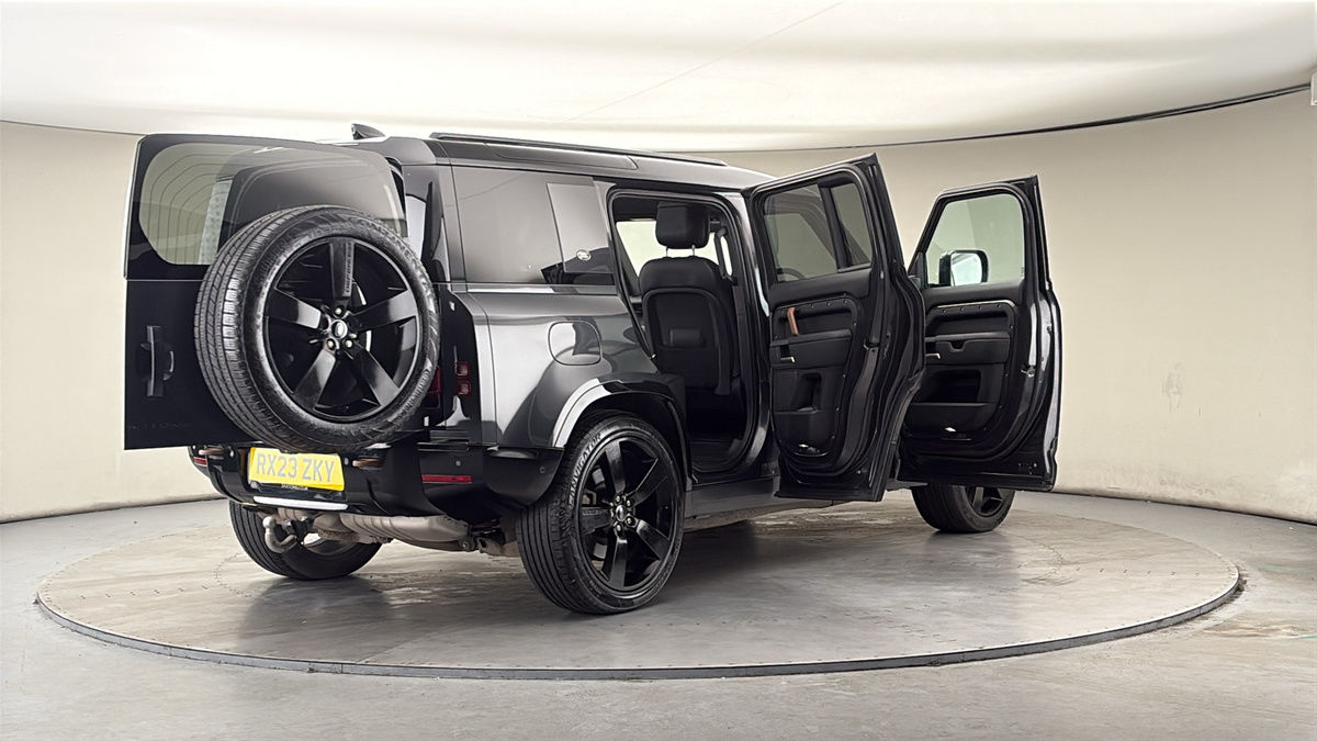 More views of Land Rover Defender 110