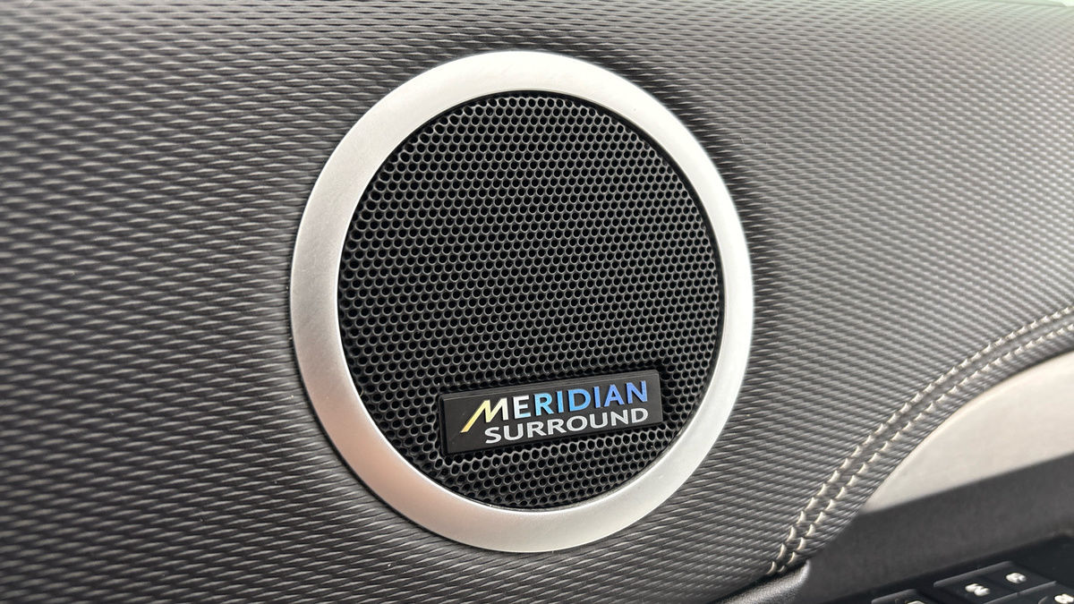 Land Rover Discovery Image 8