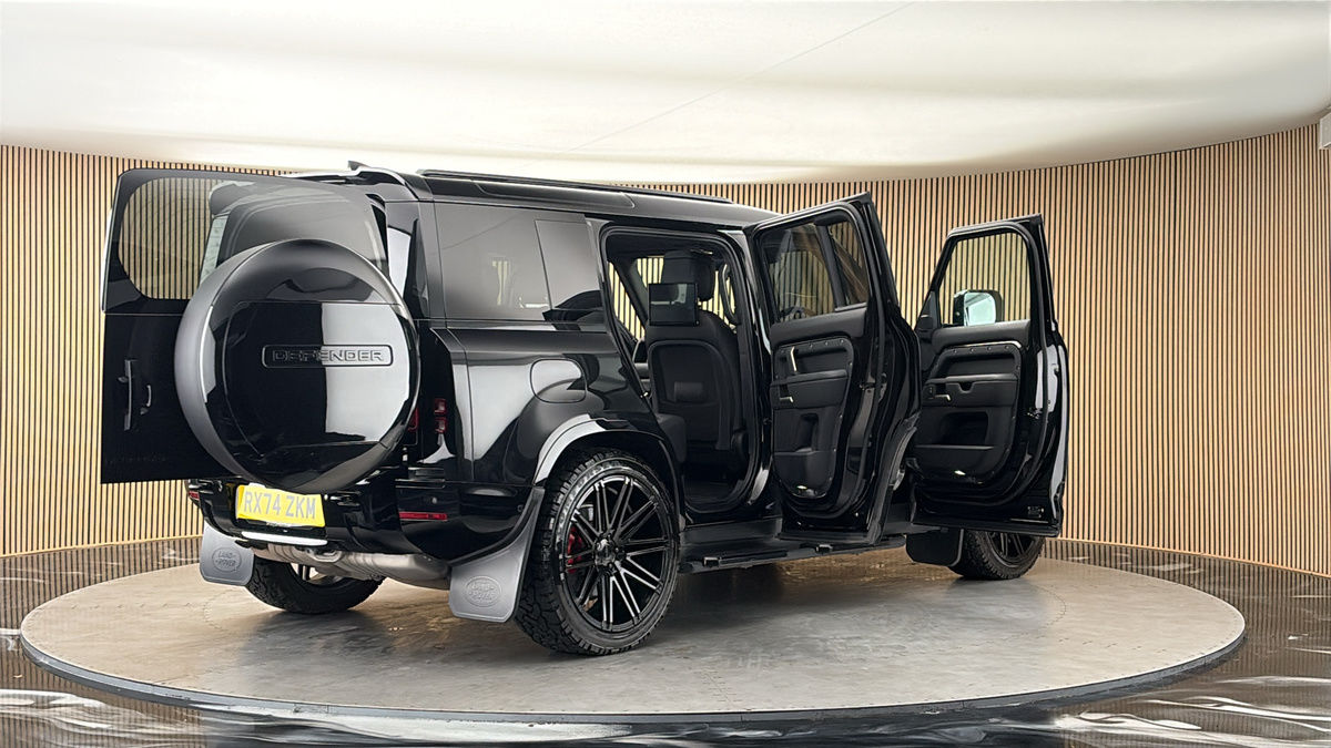 More views of Land Rover Defender 110