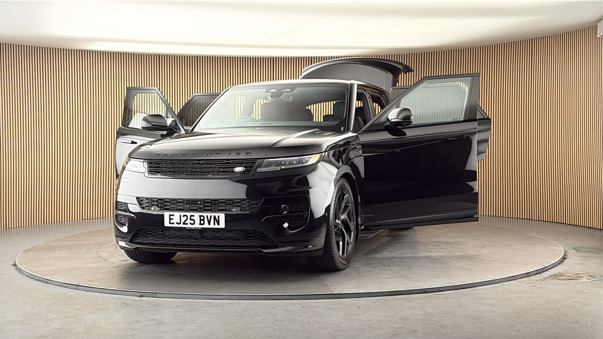 More views of Land Rover Range Rover Sport