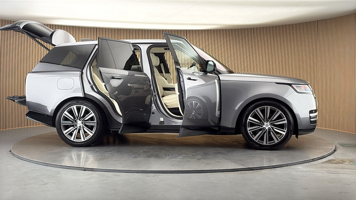 More views of Land Rover Range Rover