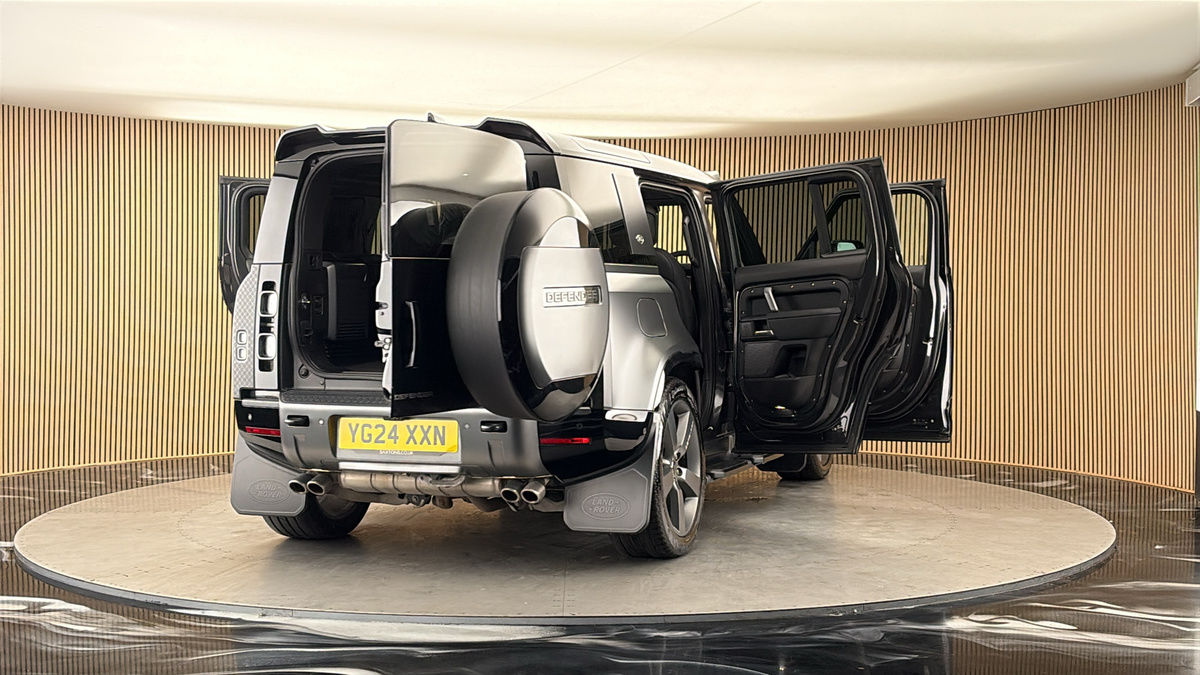 More views of Land Rover Defender 110