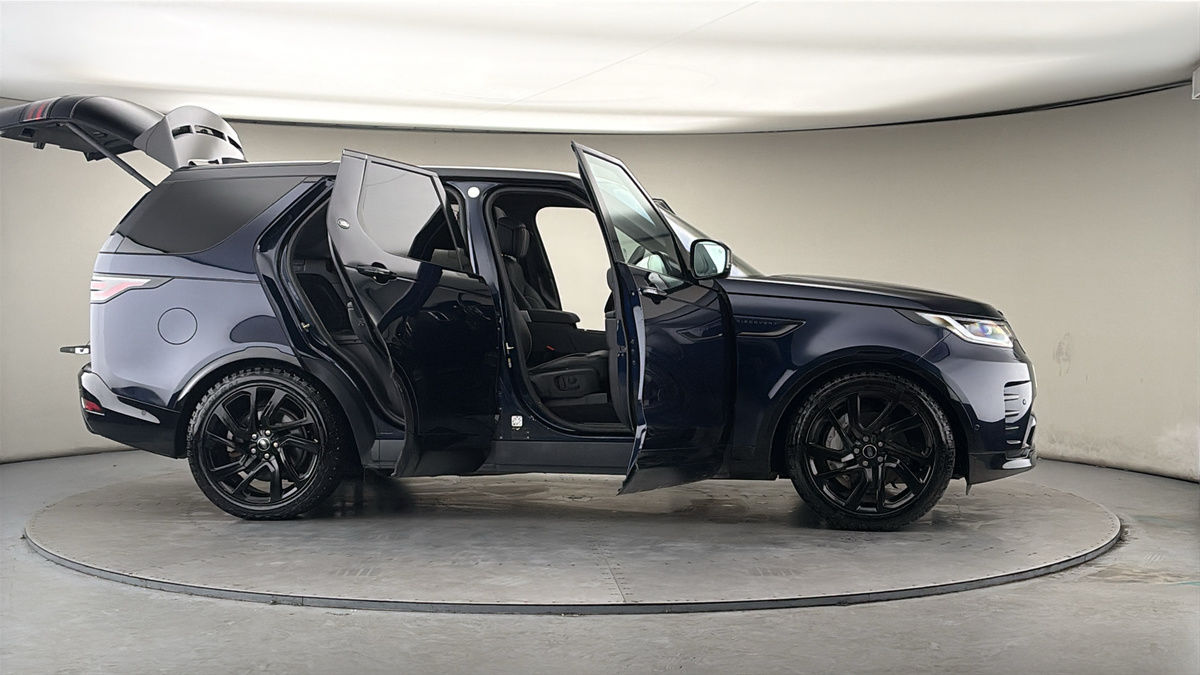 More views of Land Rover Discovery