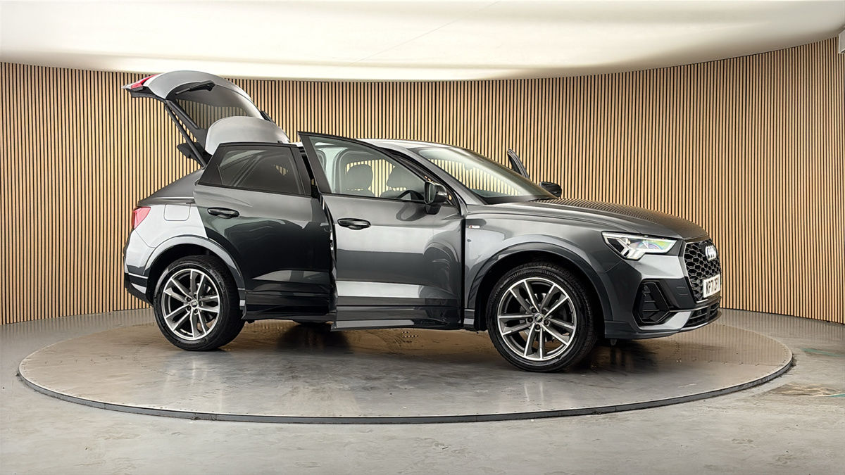 More views of Audi Q3