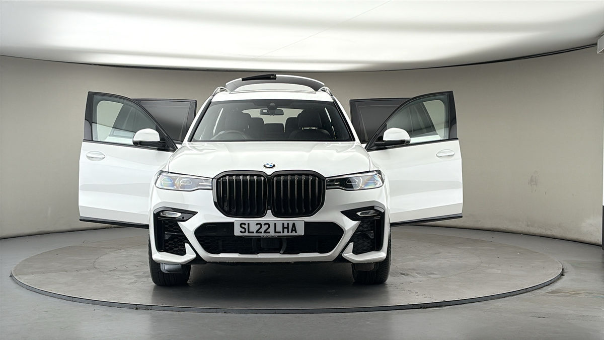 More views of BMW X7