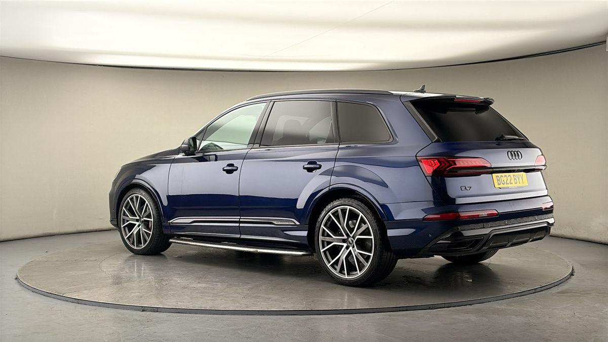 More views of Audi Q7
