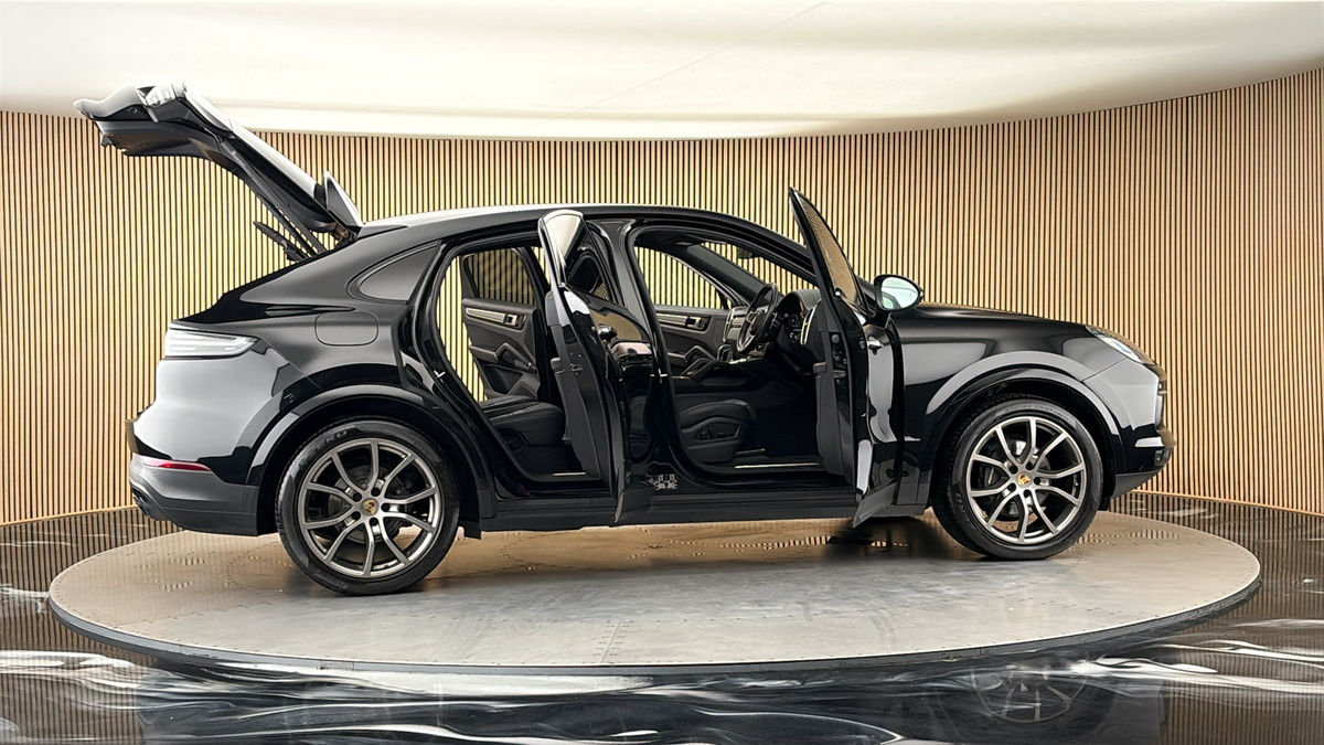 More views of Porsche Cayenne