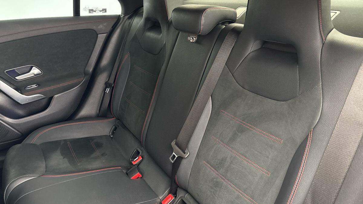Mercedes-Benz CLA Image 8
