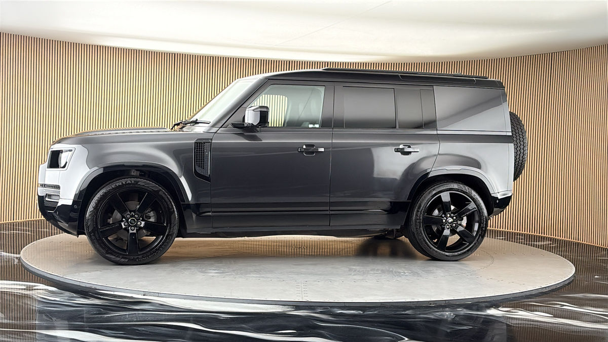 More views of Land Rover Defender 110