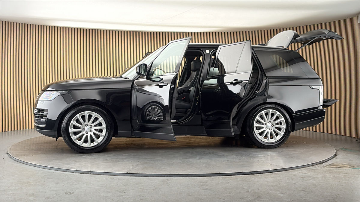 More views of Land Rover Range Rover