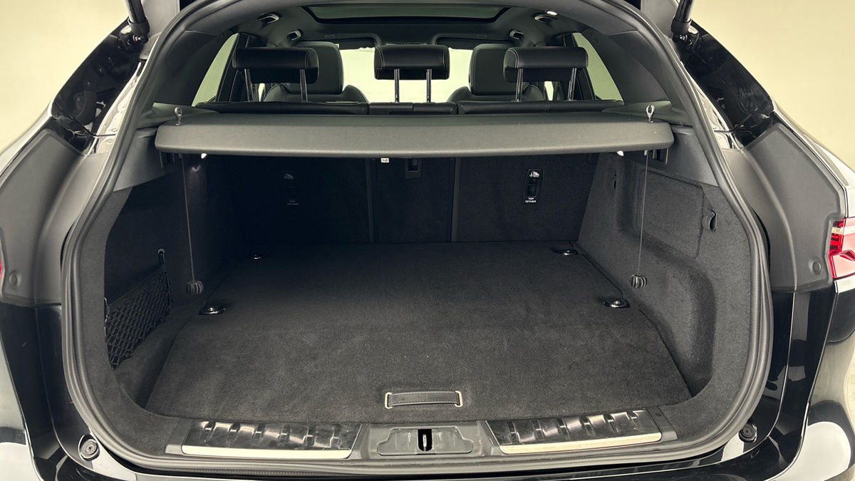 Jaguar F-PACE Image 11