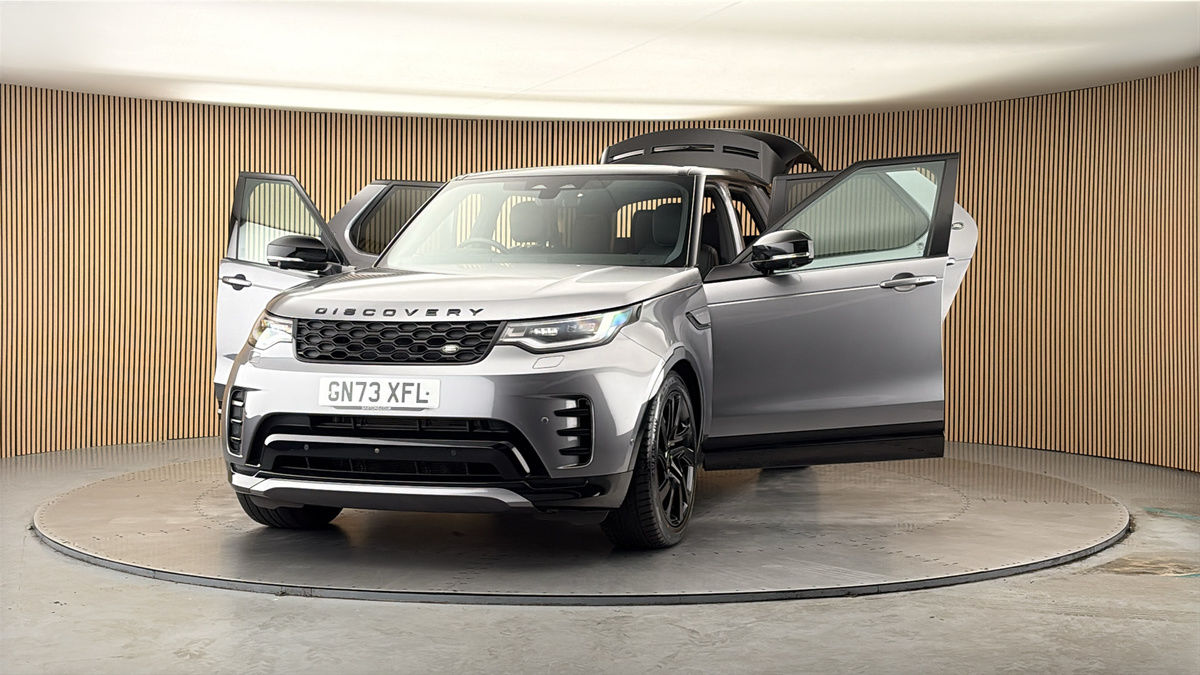 More views of Land Rover Discovery