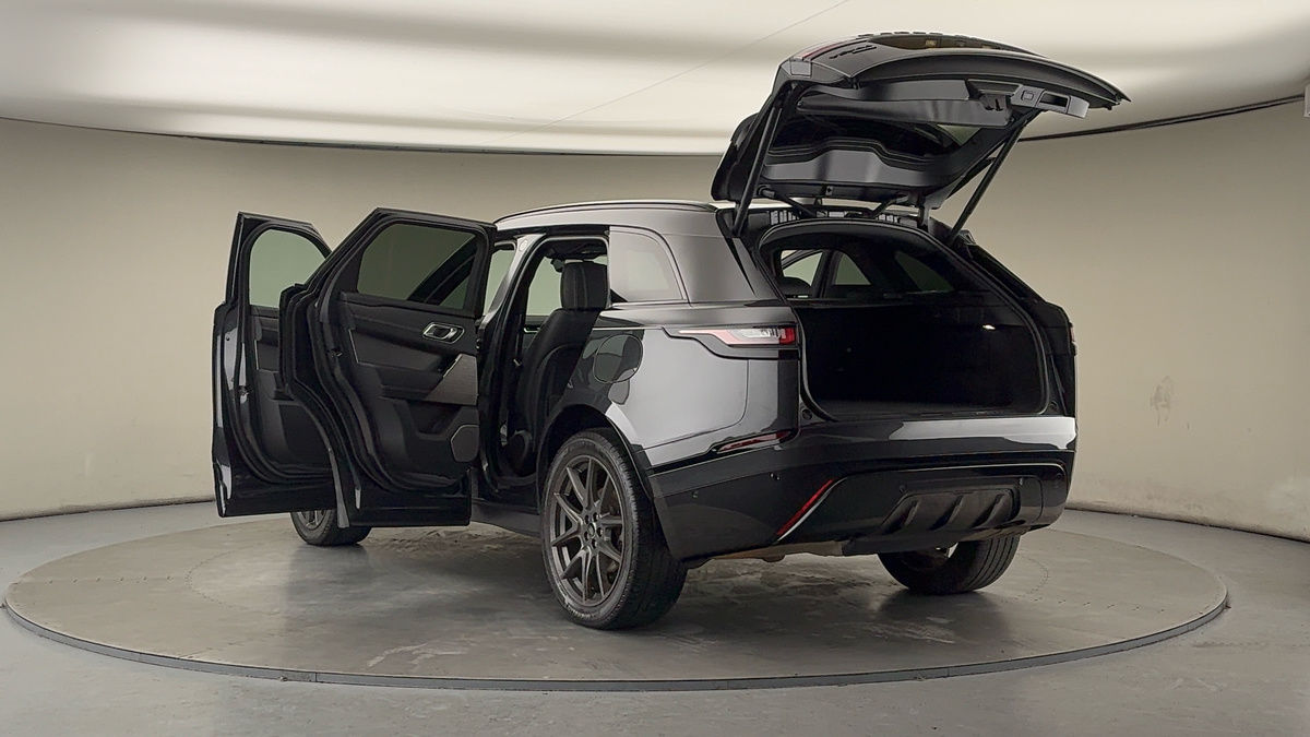Land Rover Range Rover Velar Image 23