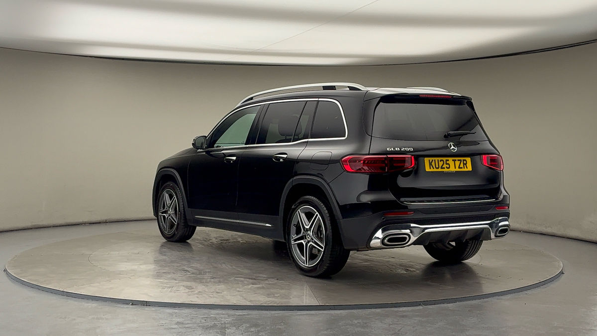 Mercedes-Benz GLB Image 2