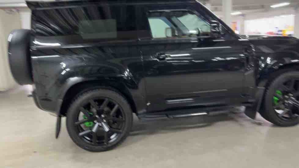 More views of Land Rover Defender 90