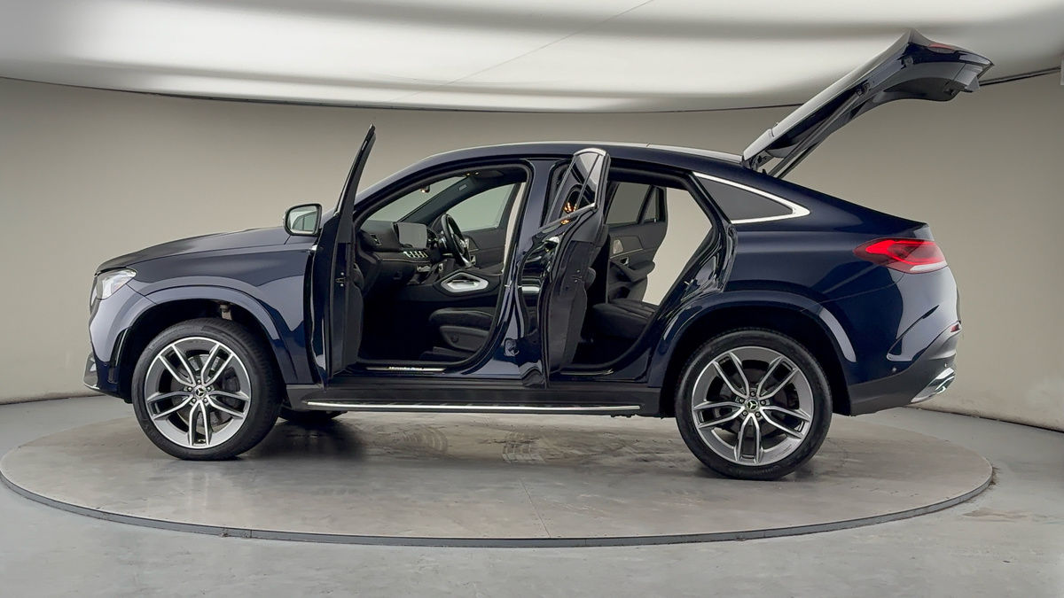 More views of Mercedes-Benz GLE