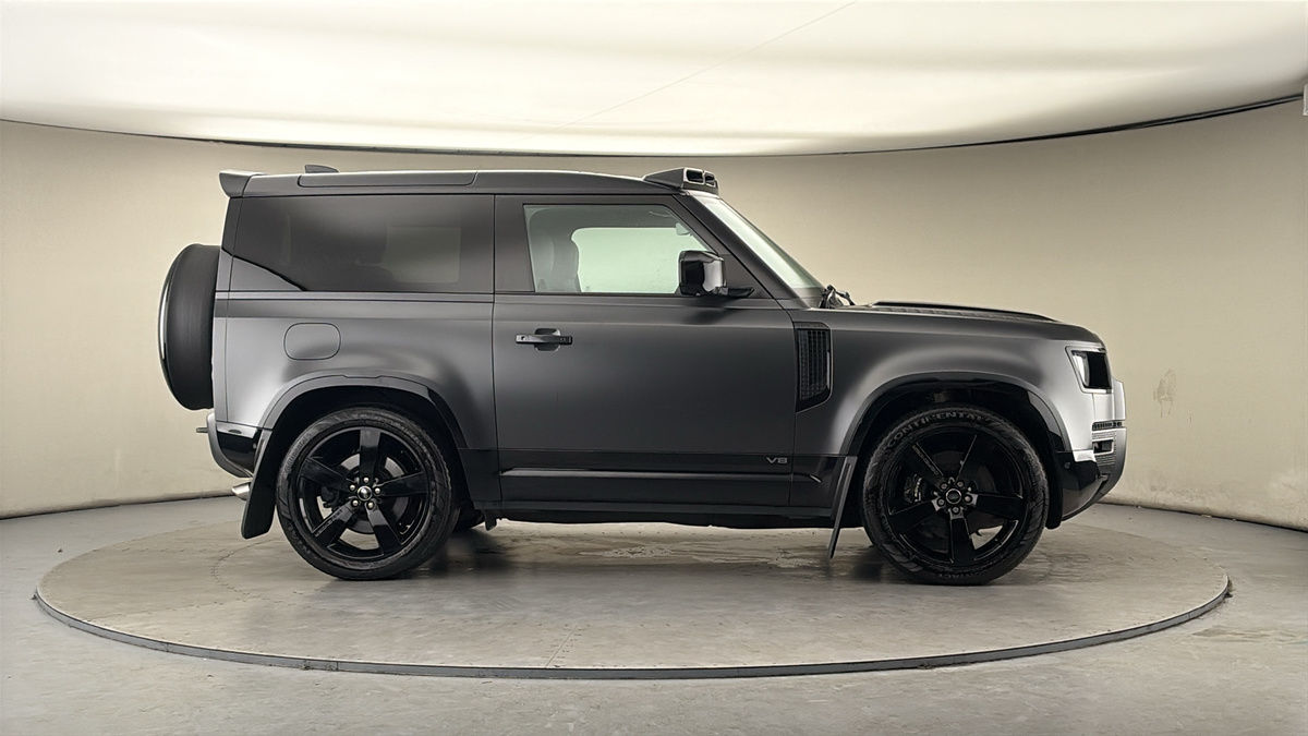 More views of Land Rover Defender 90