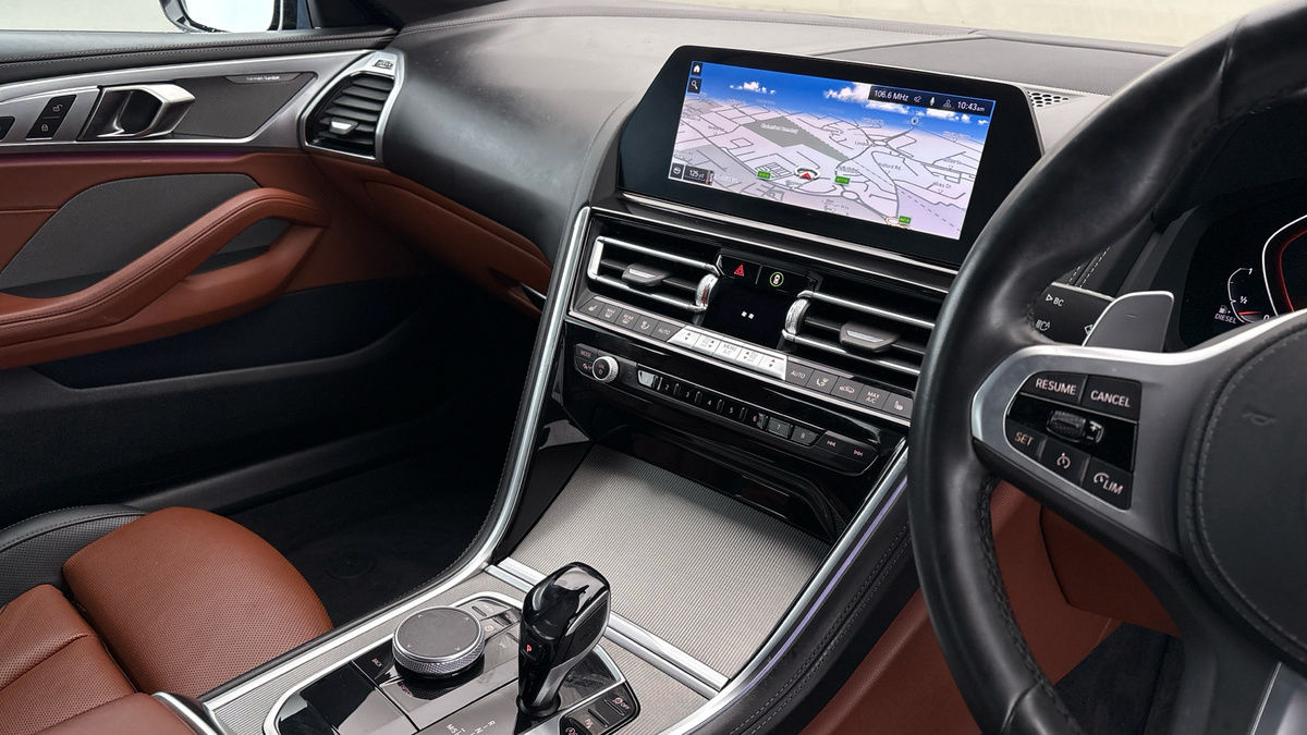 BMW 8 Series Image 18