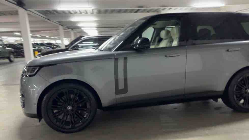 More views of Land Rover Range Rover
