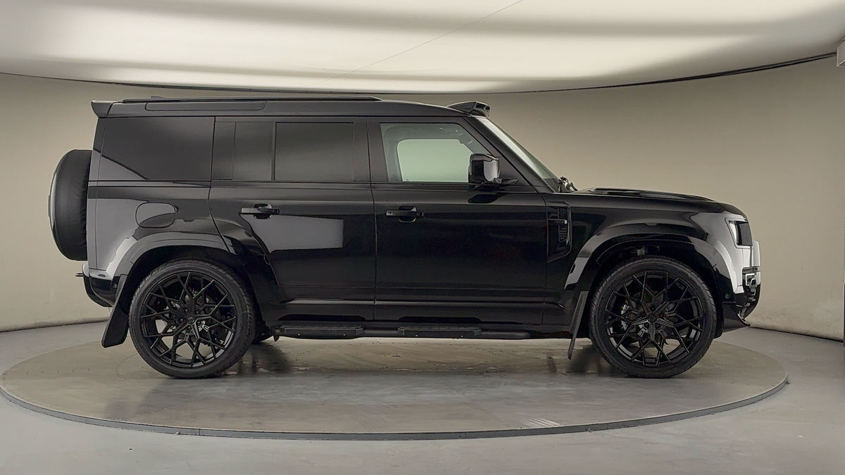 Land Rover Defender 110 Urban Image 16