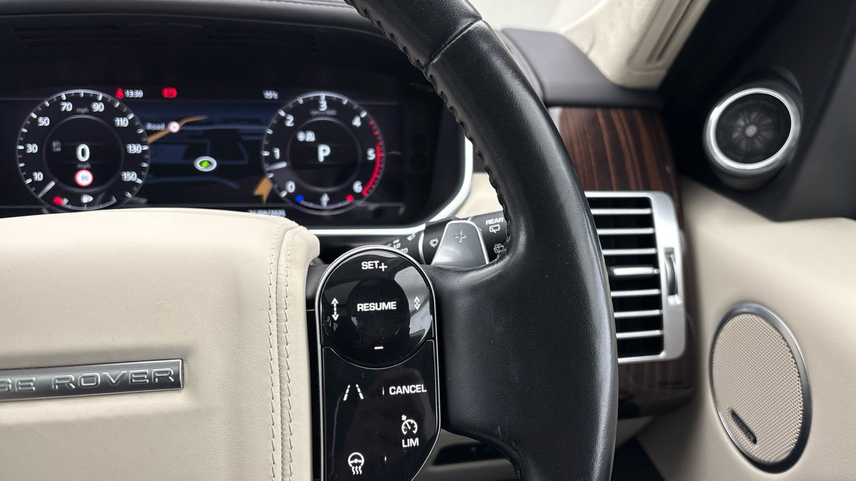 Land Rover Range Rover Image 14