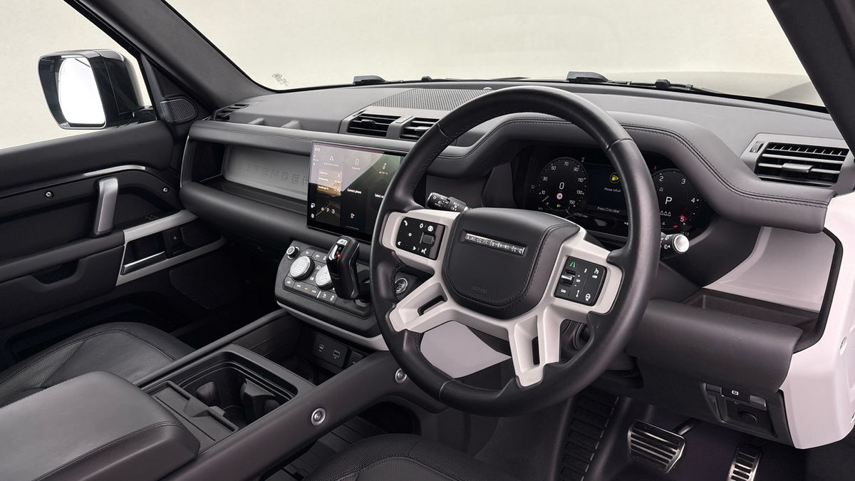 Land Rover Defender 110 Urban Image 5