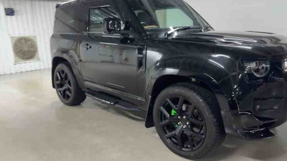 More views of Land Rover Defender 90