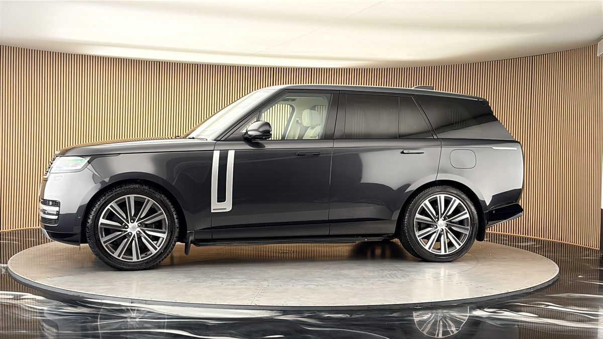 More views of Land Rover Range Rover