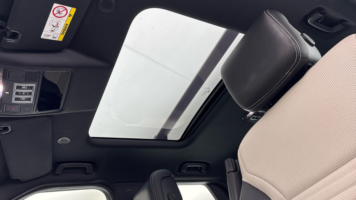Land Rover Discovery Image 6
